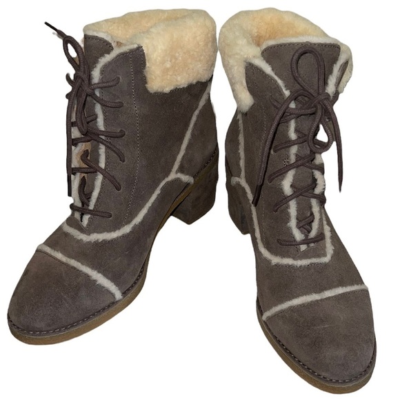 UGG Australia Esterly Heeled Lace up Suede boots. Size 9.5 EUC - Picture 3 of 14